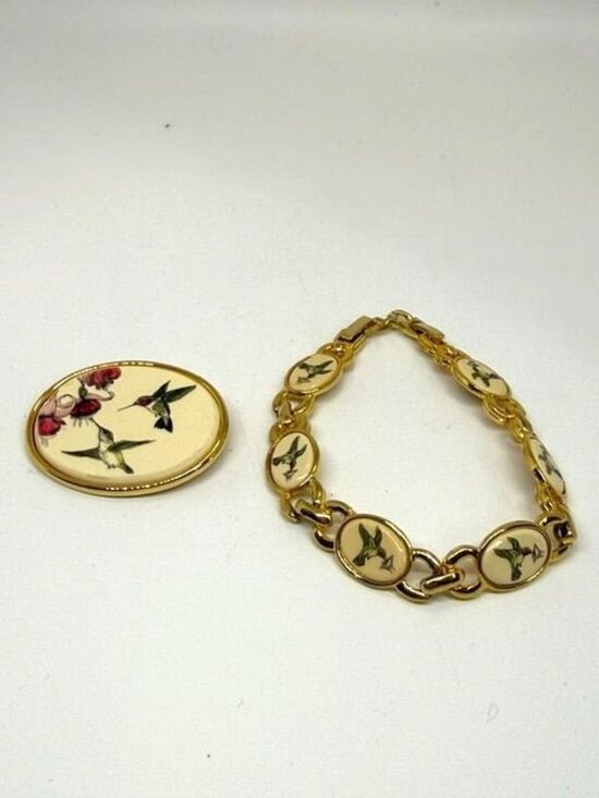 Barlow Jewelry - Vintage Barlow Gold Tone Hummingbird & Floral Linked Bracelet w/ Matching Brooch